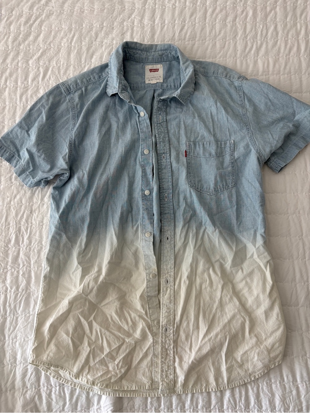Levi's Men's Short-Sleeve Dip-Dye Chambray Shirt - Light Blue & White